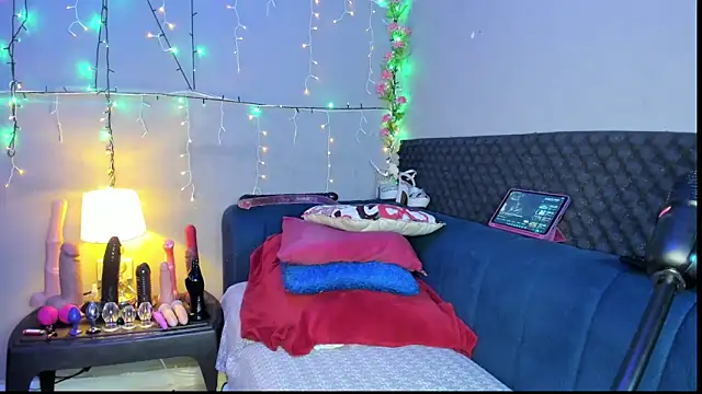 Snapshot of Shadia_Squirt chatting on 09/24/25, 07:39 Shadia Squirt online show from 09/24/25, 07:39