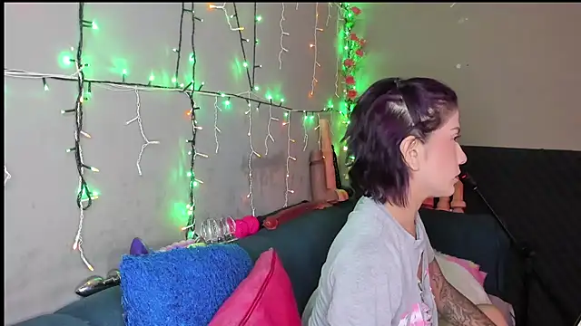 Snapshot of Shadia_Squirt chatting on 10/05/25, 04:33 Shadia Squirt online show from 10/05/25, 04:33