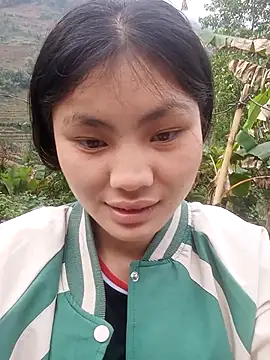 Snapshot of Hilary-123 chatting on 03/18/26, 12:25 Hilary-123 online show from 03/18/26, 12:25