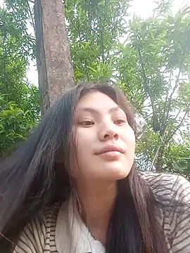 Snapshot of Hilary-123 chatting on 04/05/26, 12:52 Hilary-123 online show from 04/05/26, 12:52