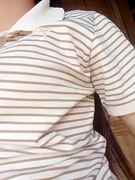 Snapshot of Hilary-123 chatting on 04/07/26, 05:30 Hilary-123 online show from 04/07/26, 05:30