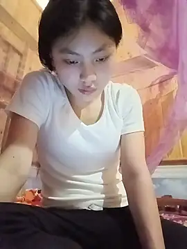 Snapshot of Hilary-123 chatting on 05/18/26, 04:51 Hilary-123 online show from 05/18/26, 04:51