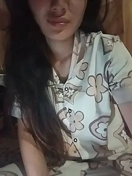 Snapshot of Hilary-123 chatting on 07/05/26, 02:07 Hilary-123 online show from 07/05/26, 02:07