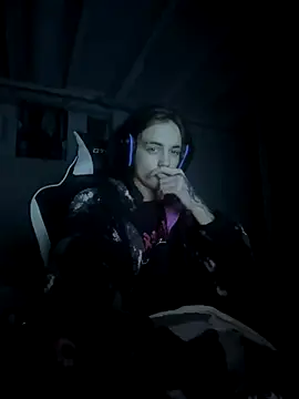 Snapshot of DkAuxier1 chatting on 12/14/25, 12:38 DkAuxier1 online show from 12/14/25, 12:38