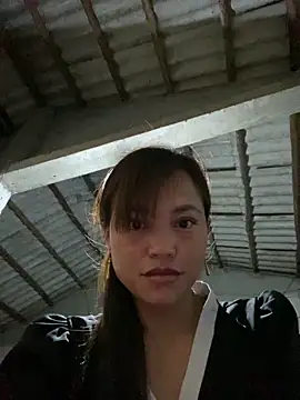 Snapshot of Lilik2 chatting on 04/17/26, 10:13 Lilik2 online show from 04/17/26, 10:13