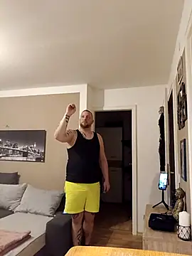 Snapshot of Chiemsee610 chatting on 04/07/26, 08:31 Chiemsee610 online show from 04/07/26, 08:31