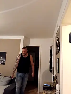 Snapshot of Chiemsee610 chatting on 04/15/26, 07:58 Chiemsee610 online show from 04/15/26, 07:58