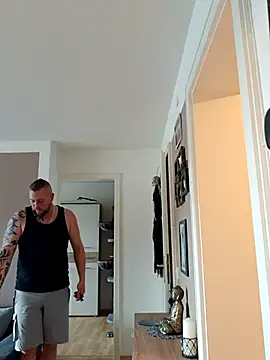 Snapshot of Chiemsee610 chatting on 04/20/26, 04:21 Chiemsee610 online show from 04/20/26, 04:21