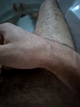 Snapshot of Loovv333 chatting on 12/01/25, 11:04 Loovv333 online show from 12/01/25, 11:04