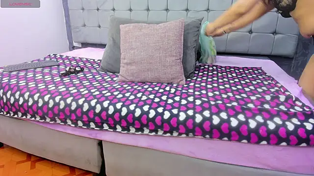 Messy Karol  online show from 12/20/25, 02:02