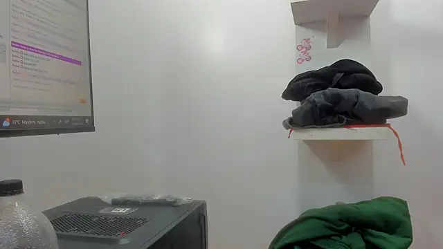 Snapshot of Messy_Karol_ chatting on 04/13/26, 02:33 Messy Karol online show from 04/13/26, 02:33