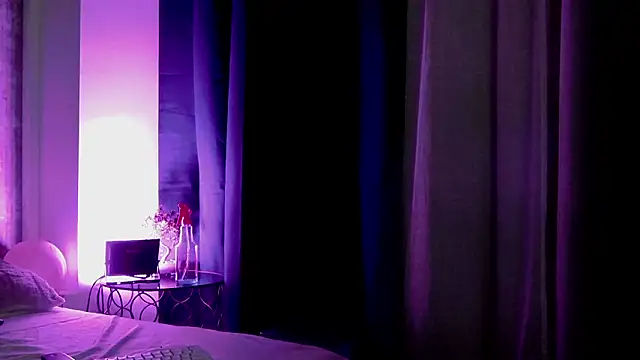 LucyRayy online show from 02/28/26, 07:48