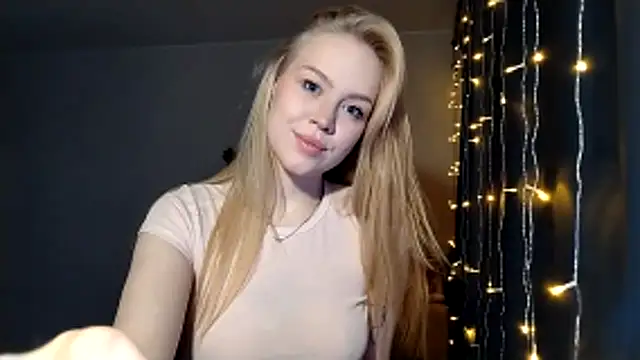 LunaPeony online show from 01/19/26, 09:35