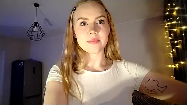 LunaPeony online show from 03/05/26, 05:42