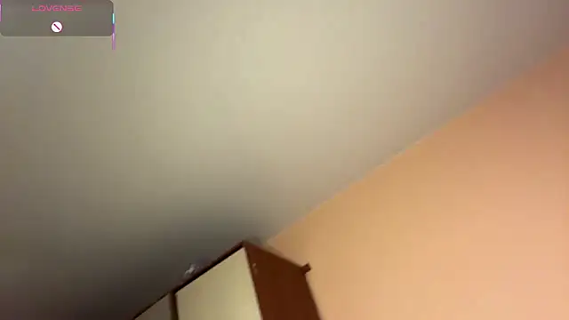 Snapshot of ElliRusk chatting on 03/01/26, 04:36 ElliRusk online show from 03/01/26, 04:36