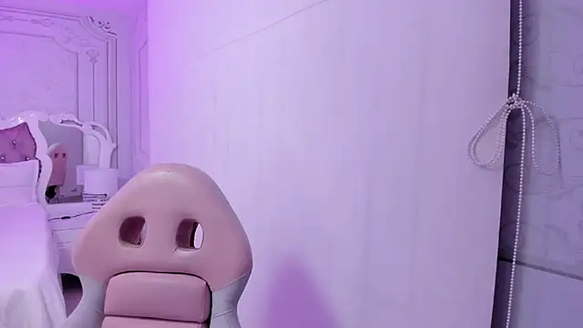 Snapshot of Miss_dare chatting on 04/18/26, 10:08 Miss dare online show from 04/18/26, 10:08