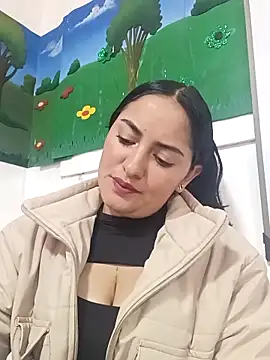 Snapshot of MisNicol chatting on 02/05/26, 02:43 MisNicol online show from 02/05/26, 02:43