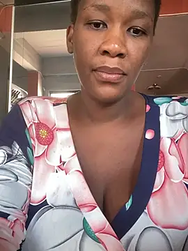 GiantClithpee online show from 12/12/24, 11:40