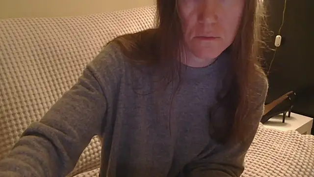 Snapshot of AuroraAG chatting on 04/08/26, 03:23 AuroraAG online show from 04/08/26, 03:23