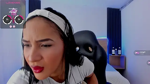 Snapshot of Samantha_luv_ chatting on 02/01/26, 02:32 Samantha luv online show from 02/01/26, 02:32