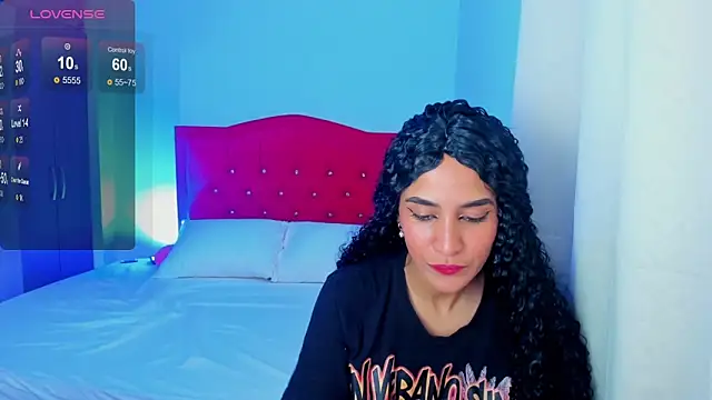 Snapshot of Samantha_luv_ chatting on 03/11/26, 01:33 Samantha luv online show from 03/11/26, 01:33