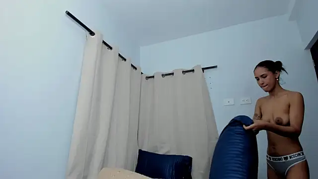 Snapshot of Samantha_luv_ chatting on 03/20/26, 06:57 Samantha luv online show from 03/20/26, 06:57