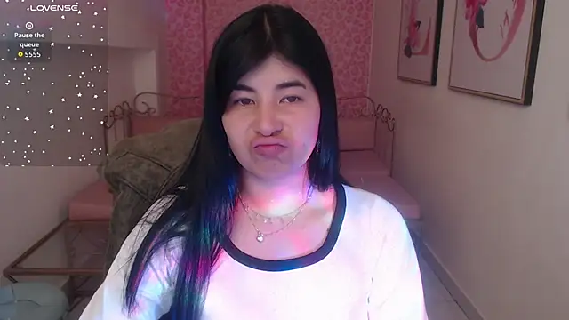 Nina harpper  online show from 12/15/25, 01:04