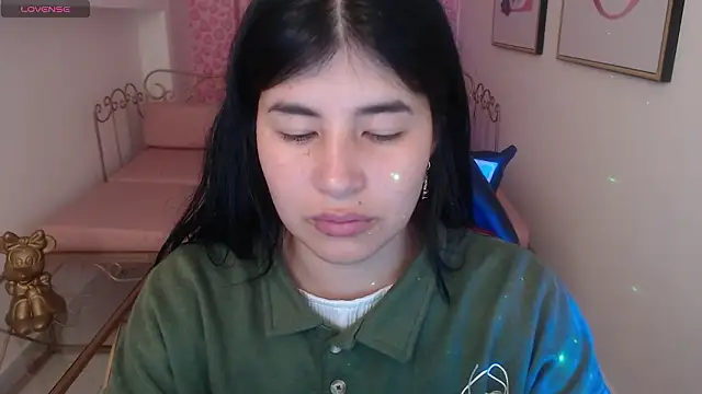 Snapshot of Nina_harpper_ chatting on 02/03/26, 01:05 Nina harpper online show from 02/03/26, 01:05