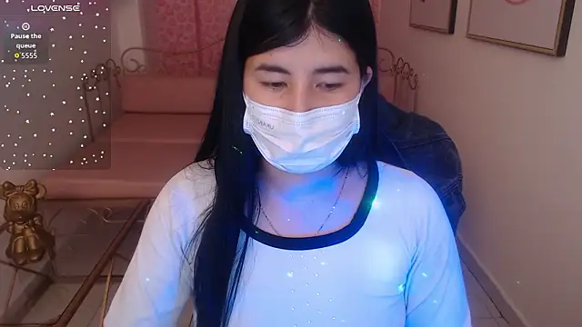 Snapshot of Nina_harpper_ chatting on 02/05/26, 01:05 Nina harpper online show from 02/05/26, 01:05