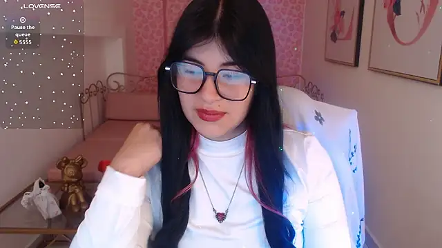 Snapshot of Nina_harpper_ chatting on 03/02/26, 01:07 Nina harpper online show from 03/02/26, 01:07