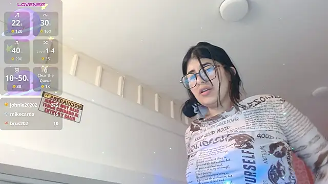 Snapshot of Nina_harpper_ chatting on 03/14/26, 01:12 Nina harpper online show from 03/14/26, 01:12