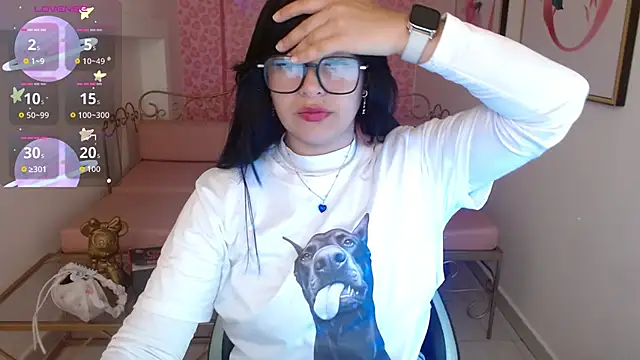 Snapshot of Nina_harpper_ chatting on 03/14/26, 01:27 Nina harpper online show from 03/14/26, 01:27