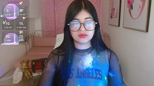 Snapshot of Nina_harpper_ chatting on 03/17/26, 12:41 Nina harpper online show from 03/17/26, 12:41