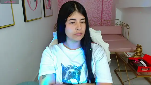 Snapshot of Nina_harpper_ chatting on 04/14/26, 01:11 Nina harpper online show from 04/14/26, 01:11