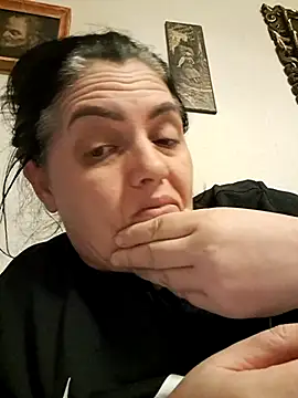 Snapshot of gini92 chatting on 02/02/26, 07:01 gini92 online show from 02/02/26, 07:01