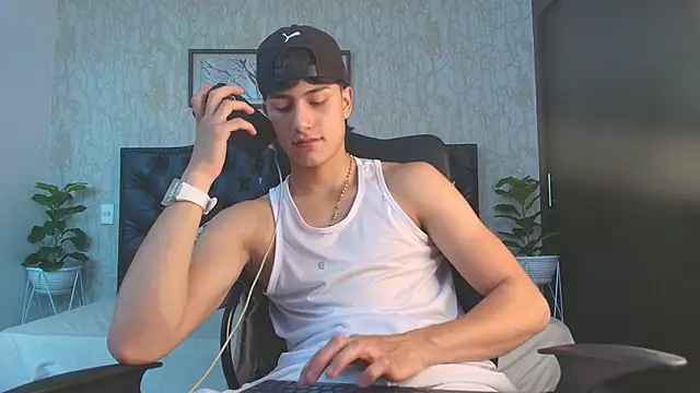 Lander Cruz online show from 12/14/25, 06:01