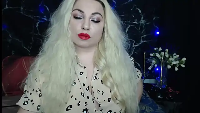 Snapshot of Renee_Cherry5 chatting on 12/22/25, 03:25 Renee Cherry5 online show from 12/22/25, 03:25