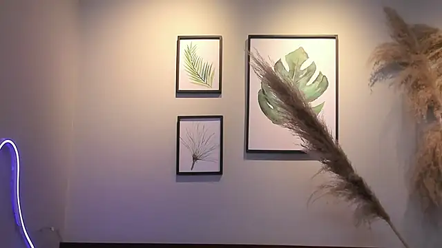 Snapshot of MIAROGGERSS chatting on 02/10/26, 04:16 MIAROGGERSS online show from 02/10/26, 04:16