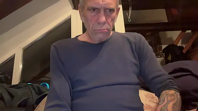 Snapshot of CBT-Sounding chatting on 04/01/26, 03:51 CBT-Sounding online show from 04/01/26, 03:51