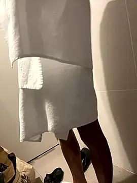 Snapshot of andresbale chatting on 01/17/26, 04:22 andresbale online show from 01/17/26, 04:22