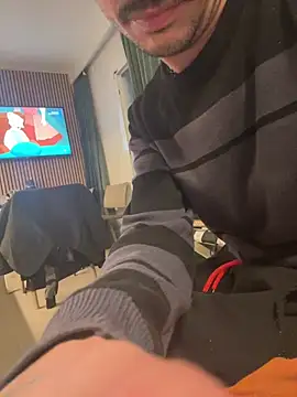 Snapshot of andresbale chatting on 02/10/26, 08:02 andresbale online show from 02/10/26, 08:02