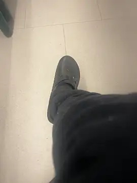 Snapshot of andresbale chatting on 04/26/26, 10:51 andresbale online show from 04/26/26, 10:51