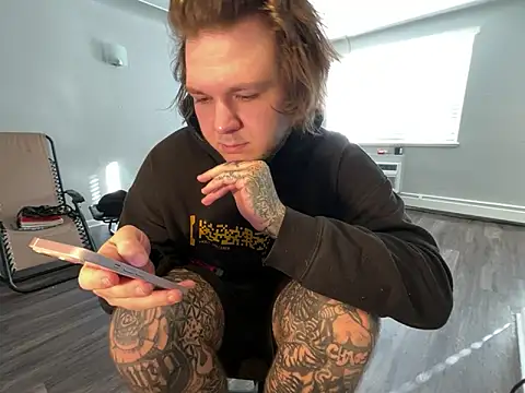 Snapshot of Tatertats chatting on 12/13/25, 08:25 Tatertats online show from 12/13/25, 08:25