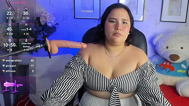 Snapshot of lucyylinnn chatting on 12/03/25, 05:26 lucyylinnn online show from 12/03/25, 05:26