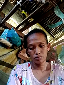 Snapshot of shimmirlyn_89 chatting on 03/31/26, 06:25 shimmirlyn 89 online show from 03/31/26, 06:25