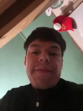 Snapshot of Imnotabatman45 chatting on 12/19/25, 12:23 Imnotabatman45 online show from 12/19/25, 12:23