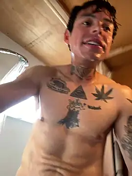 Snapshot of Imnotabatman45 chatting on 04/15/26, 11:27 Imnotabatman45 online show from 04/15/26, 11:27