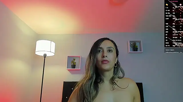 Snapshot of Victoria_Rose_ chatting on 06/11/26, 02:53 Victoria Rose online show from 06/11/26, 02:53