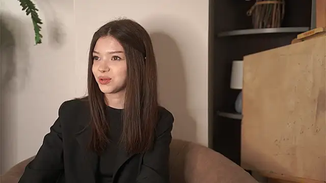 SadyeAnnarino online show from 12/02/25, 12:10