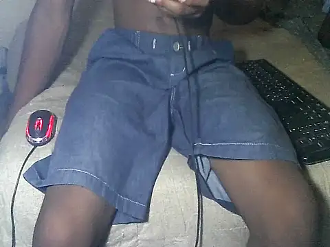 Snapshot of londanirc chatting on 02/28/26, 11:33 londanirc online show from 02/28/26, 11:33